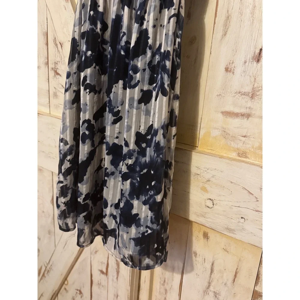 Motherhood Maternity pre owned
